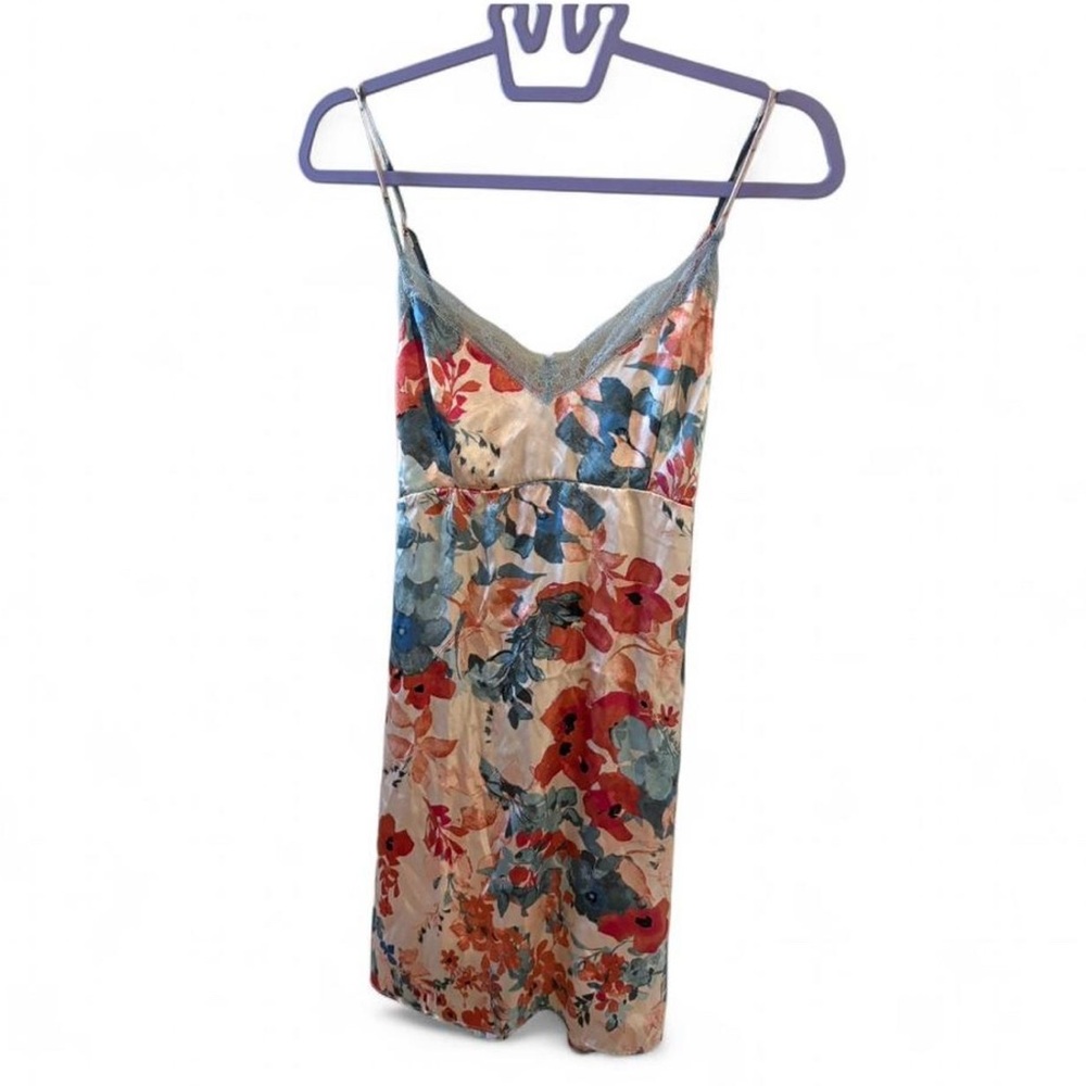 Like new Midnight Bakery floral chemise sz L - Picture 2 of 3